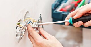 Электромонтажные работы в Ханты-Мансийске от Мастер24 — электромонтаж под ключ, цены от 1633 руб., заказать услуги