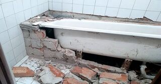 Демонтаж ванны в Ханты-Мансийске от Мастер24 — быстро, недорого, вывоз старой ванны от 1021 руб.